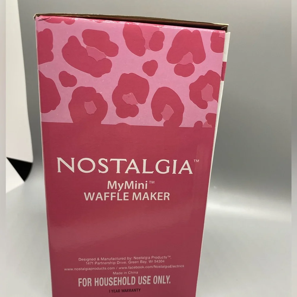 NWT Nostalgia Mini Waffle Maker Pink Camouflage
